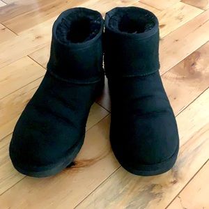 Ugg classic mini ll boot. Black. Suede